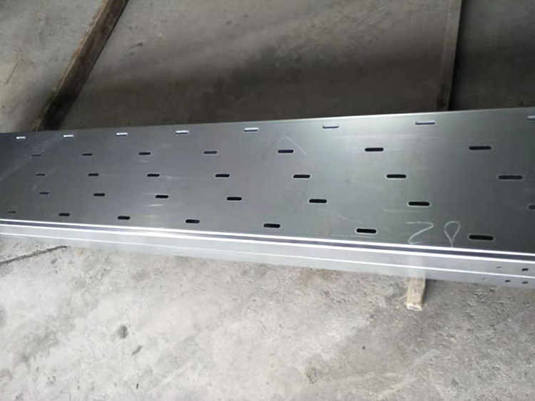 托盤線槽橋架的質量要求可以從多個維度進行詳細分析